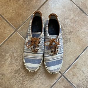 Striped canvas sneaker shoes